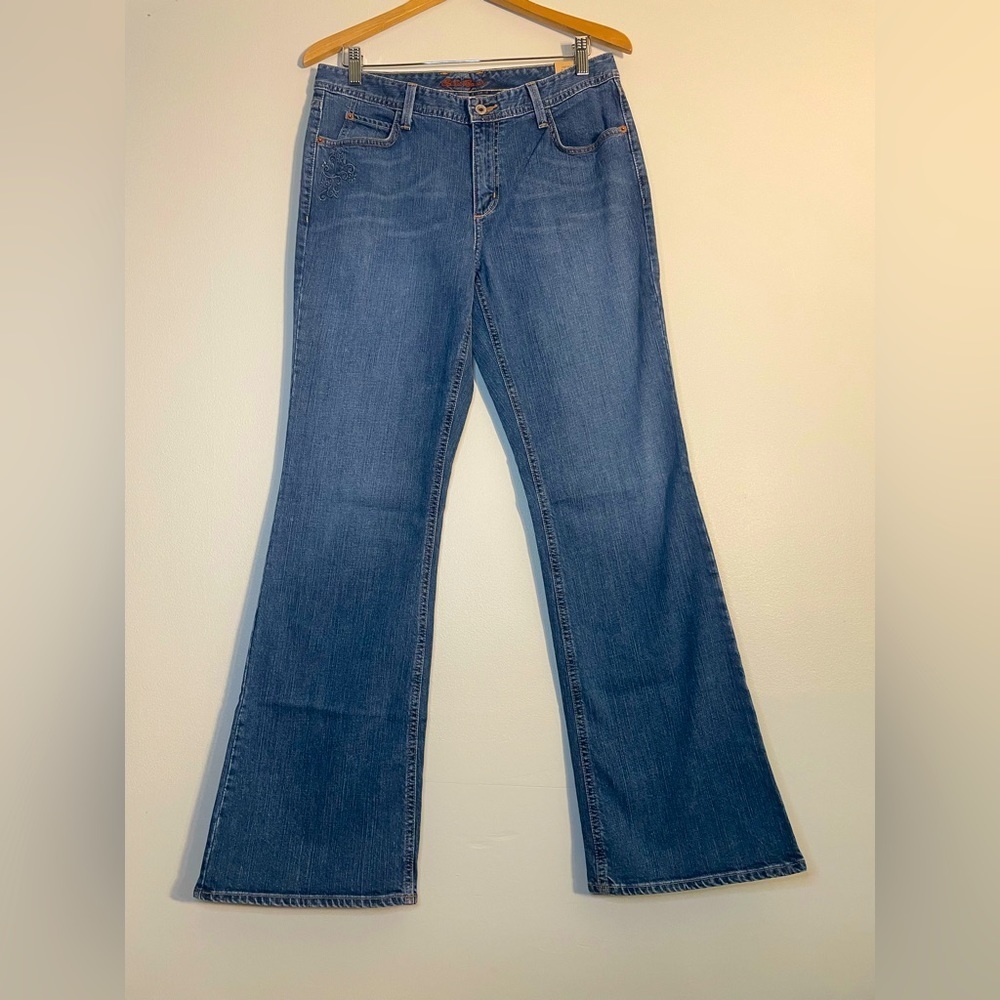 Eddie Bauer Classic Bootcut Floral embroidered  NEW WITH TAG Women Sz 10